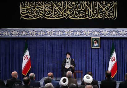 مسئولان باید با قوت و روحیه کامل به کار خود ادامه دهند
