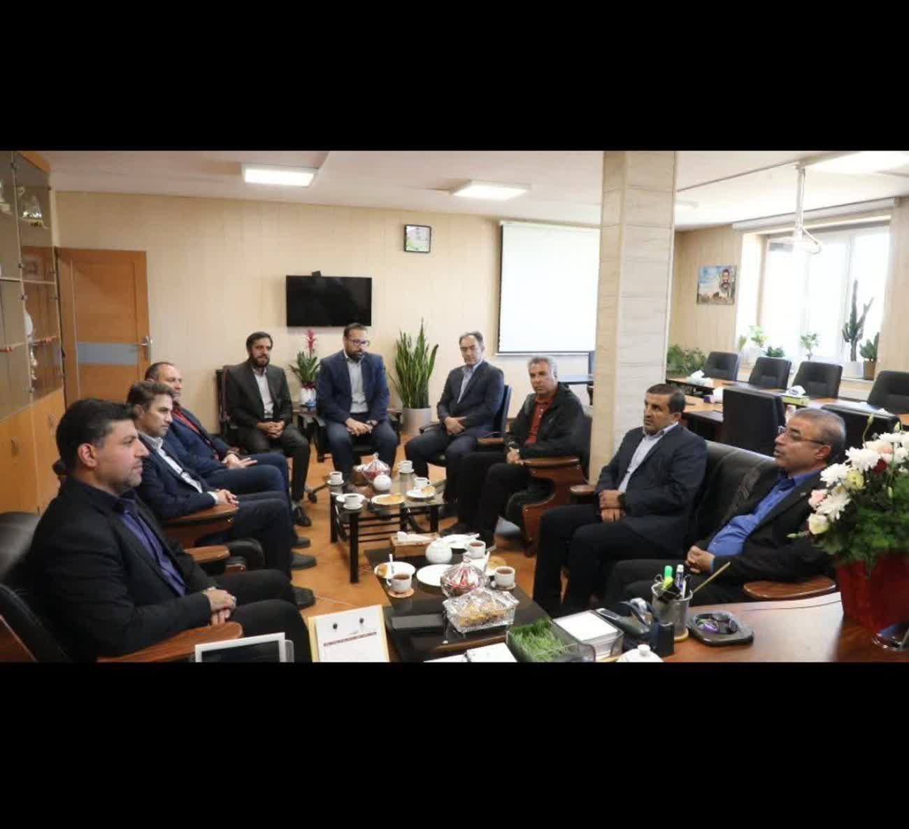 بازدید معاون سیاسی، امنیتی و اجتماعی استاندار همدان از اداره‌کل ورزش و جوانان
