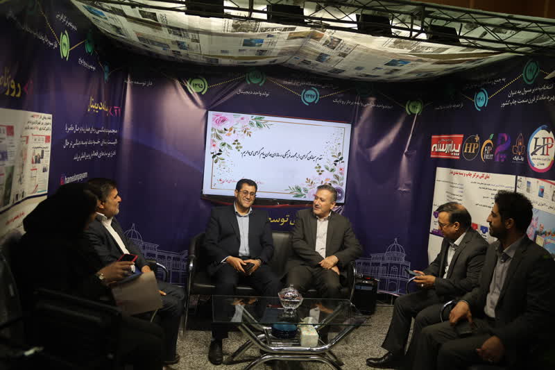 رسانهها بازوی توانمند اطلاعرسانی شفاف به مردم هستند