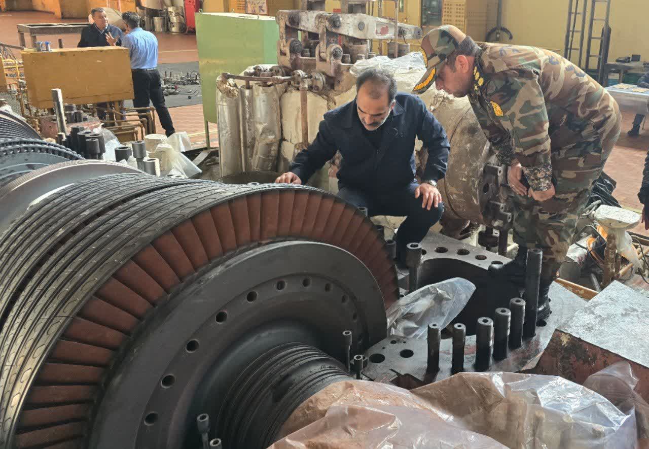 بازدید فرمانده تیپ زرهی شهید قهرمان همدان از نیروگاه شهید مفتح