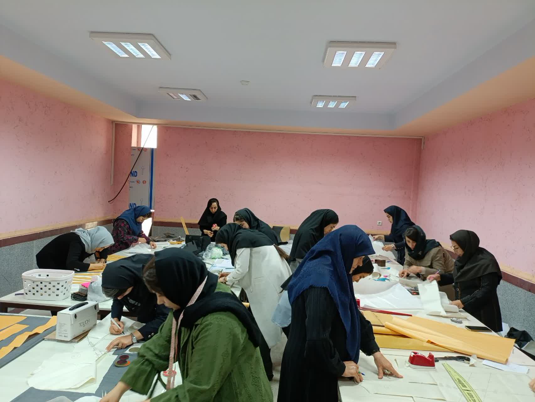 رقابت ۲۱ گروه در بخش زنده هفتمین جشنواره مد و لباس هگمتانه