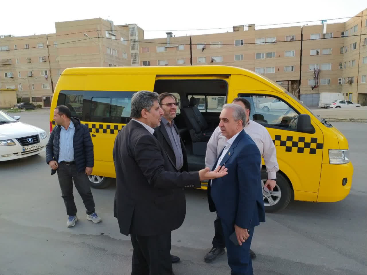 بازدید از محل احداث بازارچههای محلی در همدان