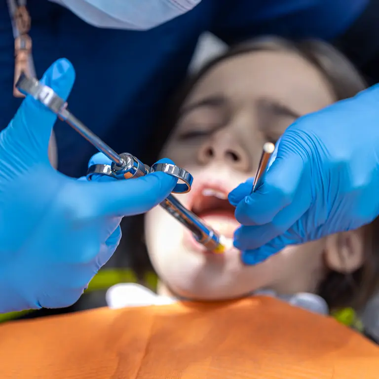 پرداخت ۲۳ میلیارد ریال کمک هزینه درمان و دندانپزشکی به افراد دارای معلولیت شهرستان همدان